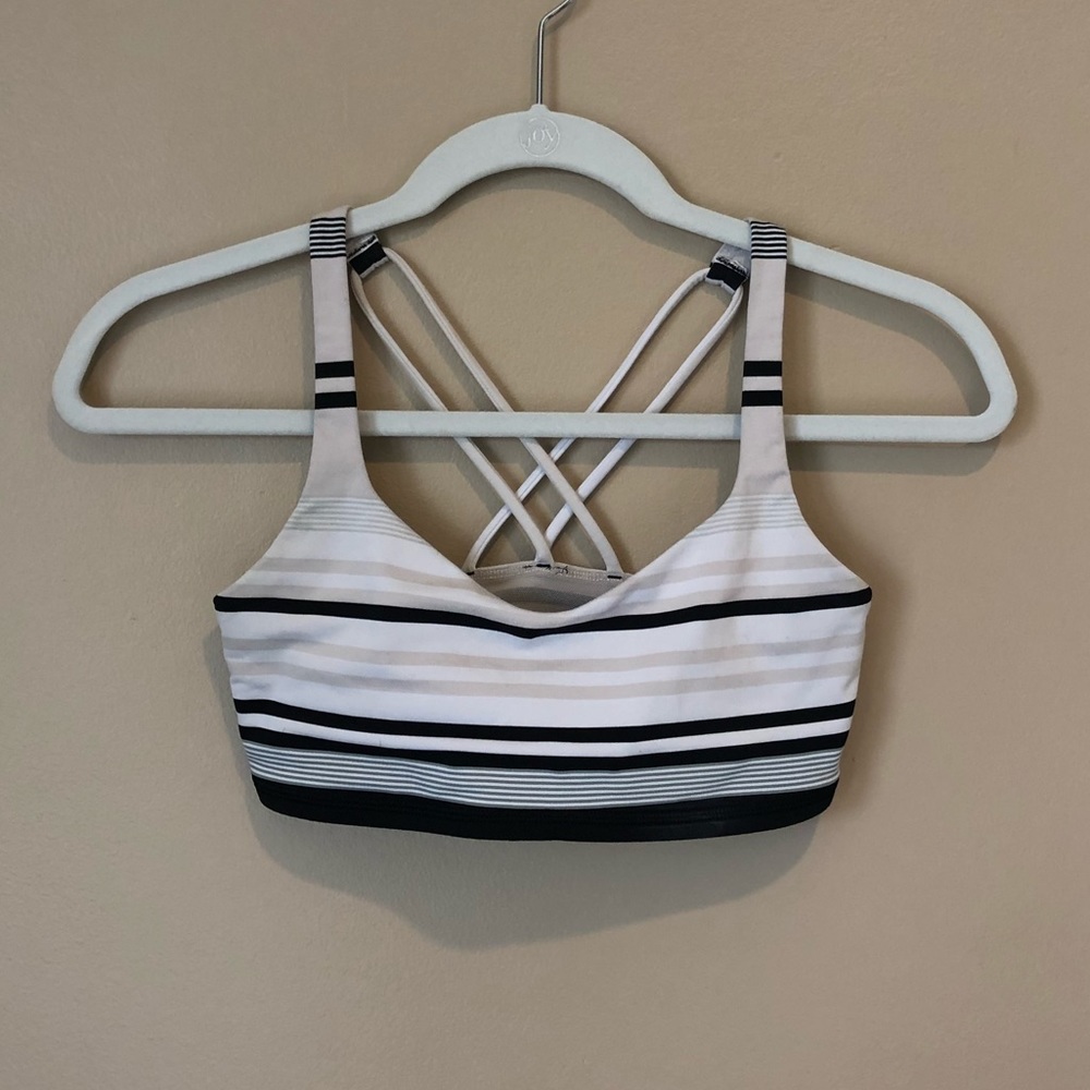 Lululemon Free to Be bra